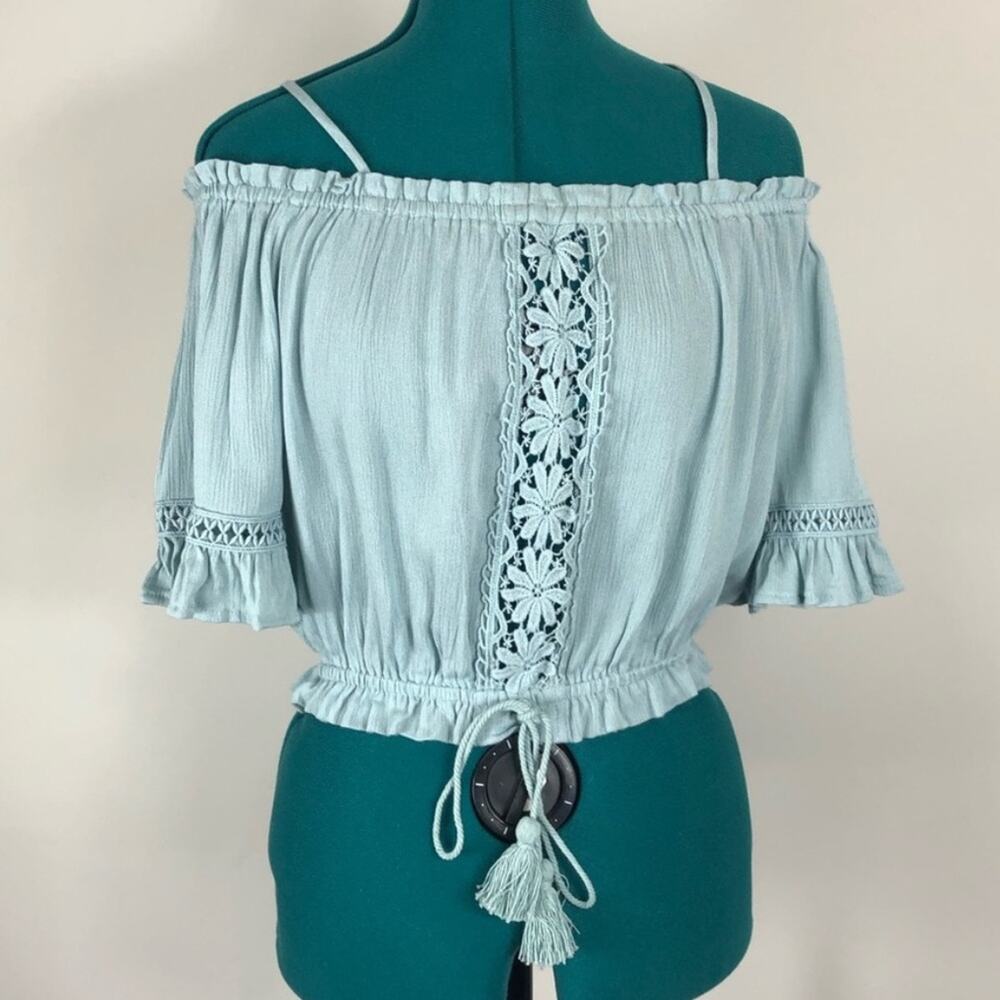 Lost and wander green off the shoulder crop top